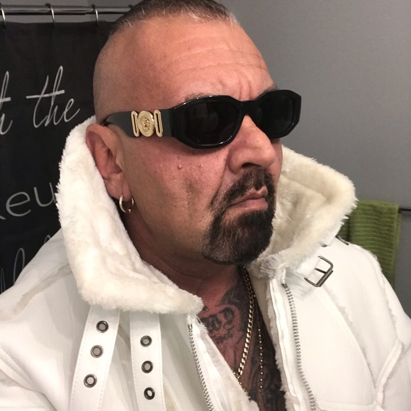 Meet your Posher, Rob - Picture 5 of 5